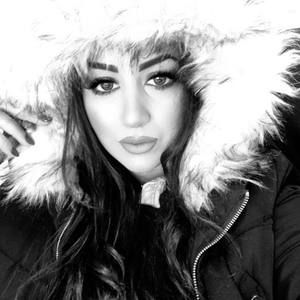 Meet your Posher, Parisa